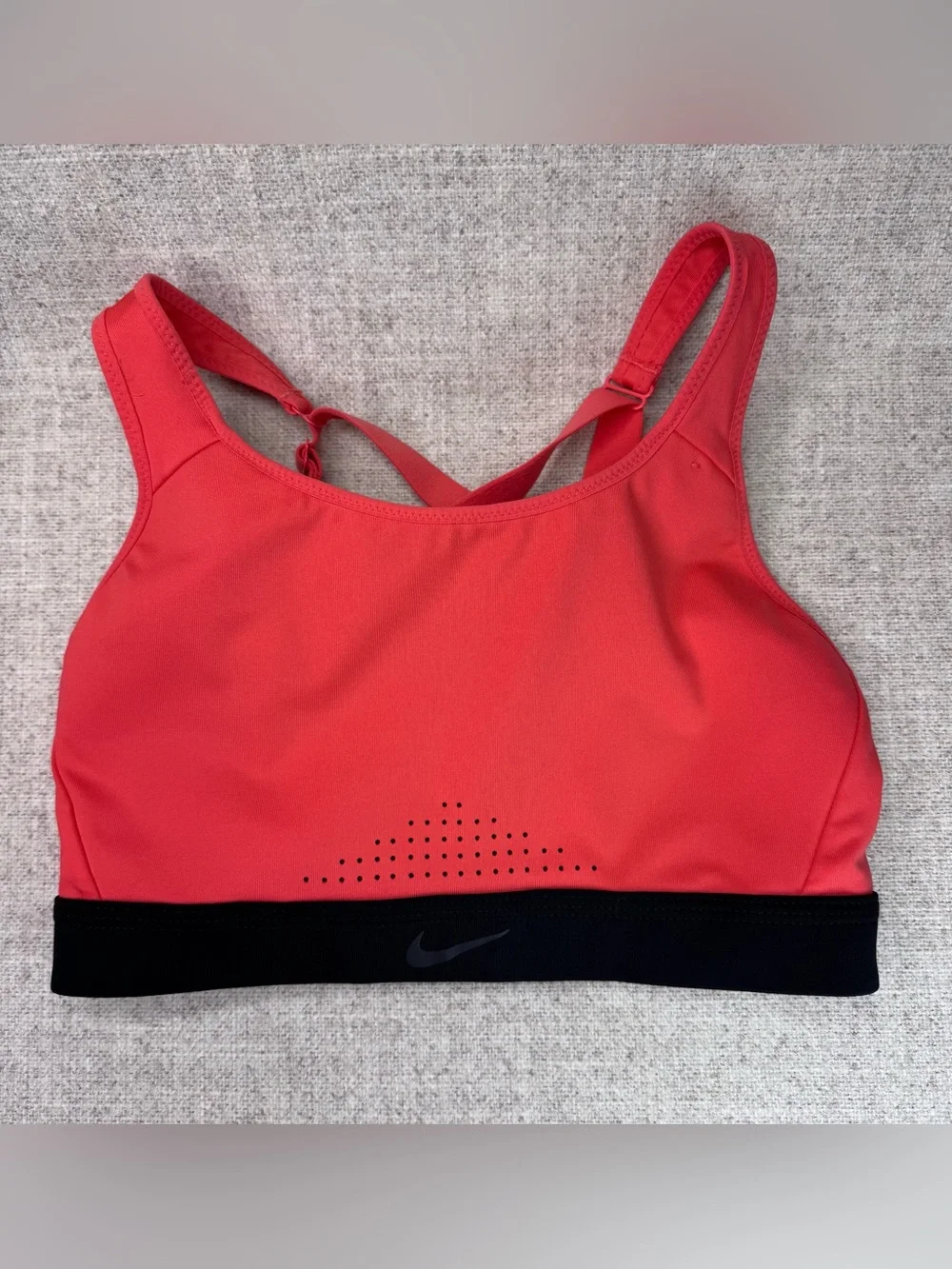 Nike Dri Fit Crisscross Back Sports Bra size small pink, black pullover wireless